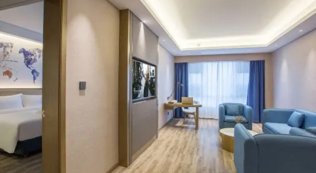 Люкс Premier Guiyi Hotel (Guiyang Guanshanhu District Southwest International Trade City Store)