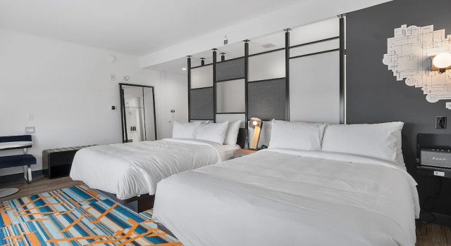 Четырёхместный номер Standard с балконом Aloft by Marriott Fort Lauderdale Airport