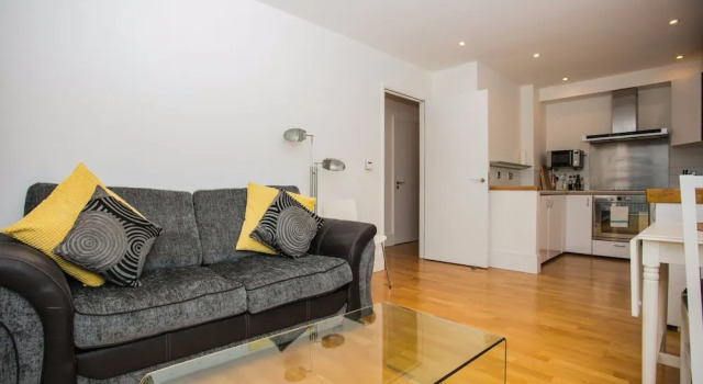 1 Bedroom Flat next to Kings Cross Station, Забронировать Отель Ислингтон Лондон, рядом с Музей сирот