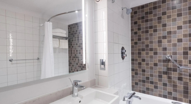 Номер Standard DoubleTree by Hilton Swindon Hotel