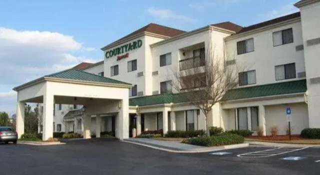 Courtyard Atlanta Six Flags, Забронировать Отель Отели Лития-Спрингса 3 звезды, 3*