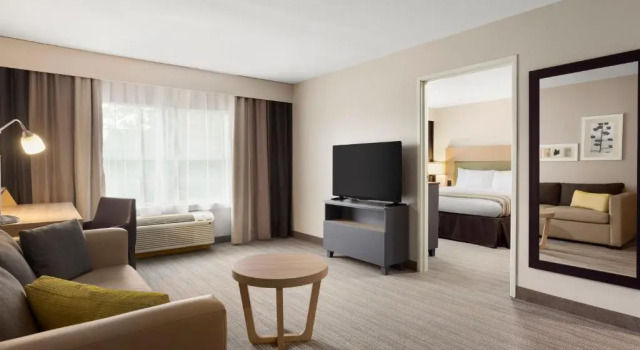 Люкс Country Inn & Suites by Radisson, Jackson-Airport, MS