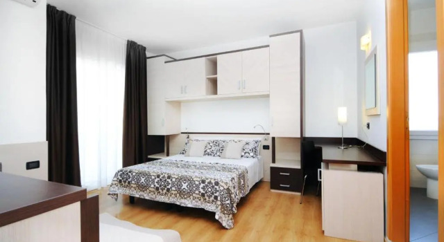 Трёхместный номер Standard с балконом Hotel Levante
