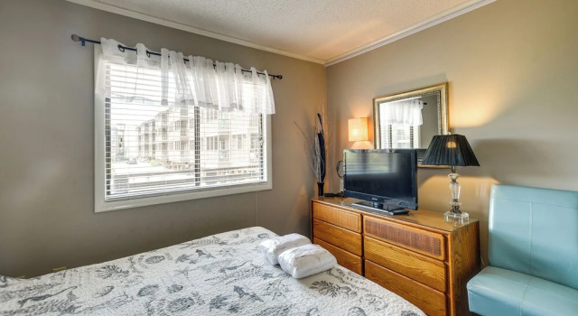 Апартаменты Walk to Coast: North Myrtle Beach Condo w/ Pool!