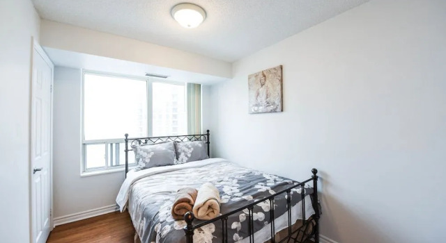 Sarkar Suites - 3880 Duke of York Blvd