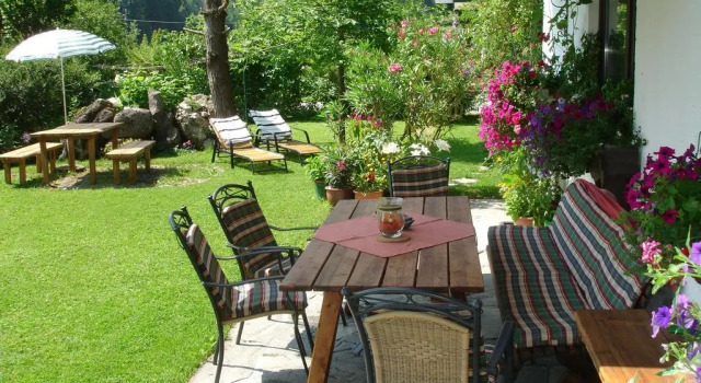 Ferienwohnungen Familie Laireiter I, Book Hotel Mondsee 