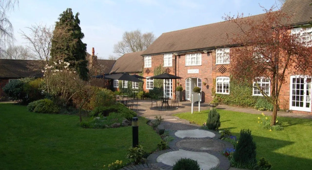 Трёхместный номер Classic Marston Farm Hotel