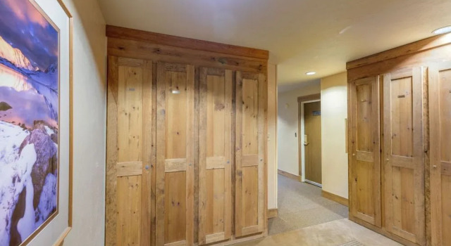 Flying Dutchman #1194 - 3 Br Condo