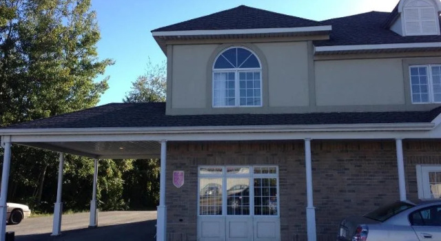 Motel Château, Book Motel Hotels in Rive-Nord with Parking, Parking