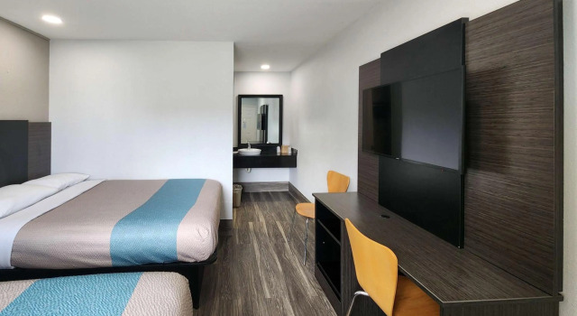 Motel 6-Galveston, TX, Забронировать Мотель Отели Галвестон с парковкой, Парковка