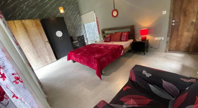 Antharyamin, Prenota Hotel Trivandrum Kerala