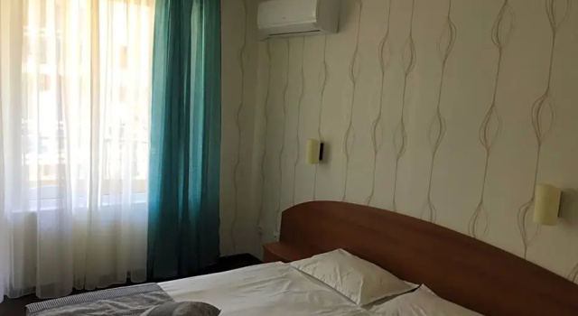 Hotel Lazuren Briag