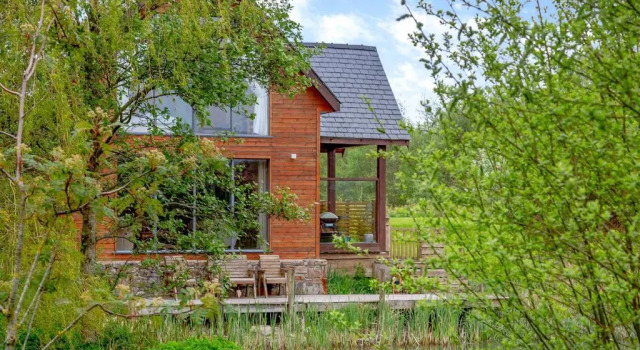 Anglesey Lakeside Lodges, Book Hotel Menai Bridge Anglesey