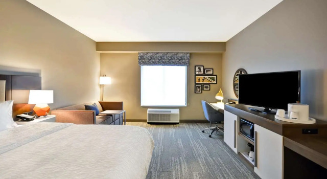 Номер Standard Hampton Inn Livonia Detroit