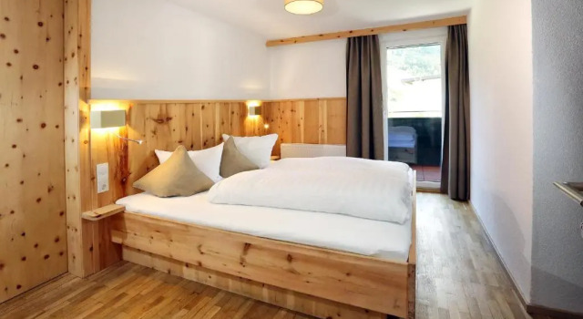 Семейный номер Standard с балконом Berghotel-Gasthof Gstrein