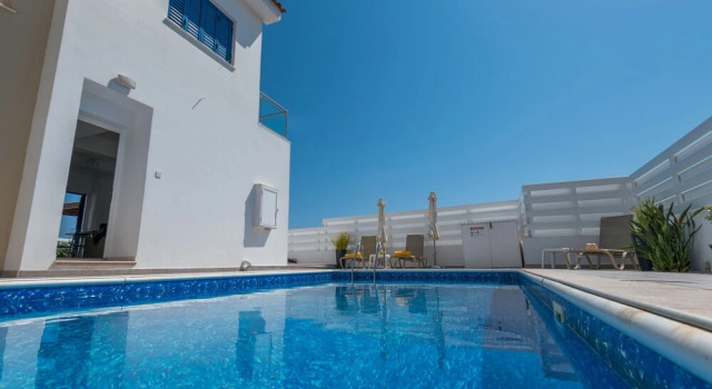 Вилла с 2 комнатами с балконом Narcissos Bay View Villa
