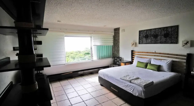 Двухместные апартаменты с видом на залив Brisas Beachfront Studios in Hotel Zone