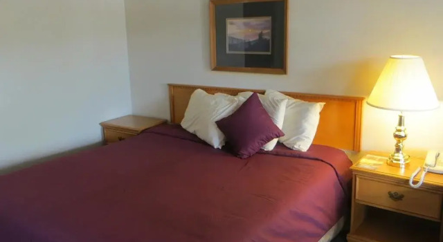 Mountain House Inn Gatlinburg, Забронировать Отель Отели Гатлинберг с парковкой, рядом с Amazing Mirror Maze, Парковка