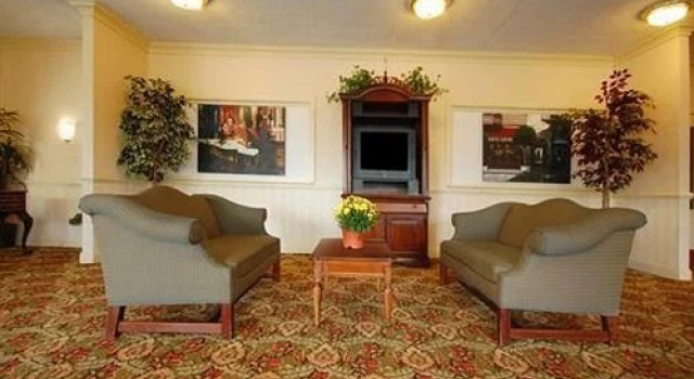 Quality Inn Lynchburg near University, Buchen Sie Hotel Lynchburg Virginia