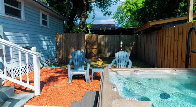Hot Tub Home With Commercial Parking