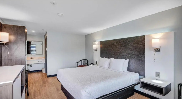 Номер Standard Days Inn & Suites by Wyndham Niagara Falls/Buffalo