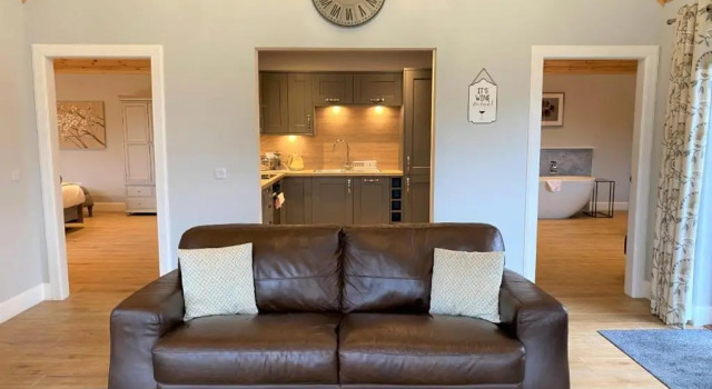Коттедж Osprey Lodge 8 with Hot Tub