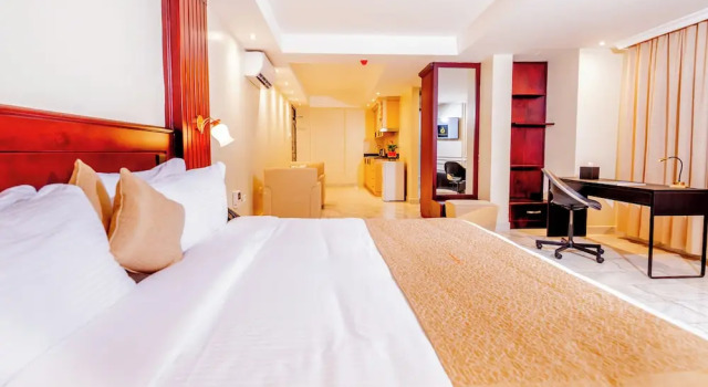 Студия Executive The Grandville Manor Hotel