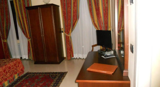 Полулюкс Hotel Villa Lauri