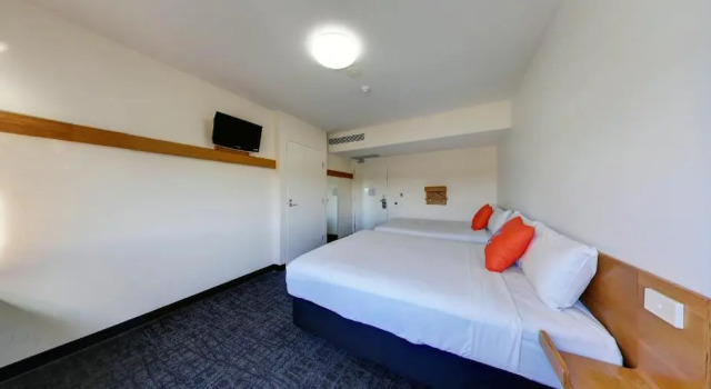Четырёхместный номер Standard ibis budget Sydney Airport