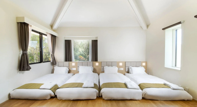 Kise Country Club Deluxe Cottage, Rezervovat Hotel 4hvězdičkové hotely v Okinawa, 4*