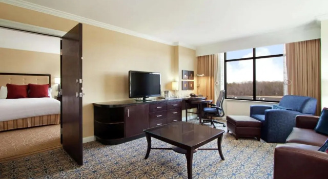Полулюкс Hilton Richmond Hotel & Spa Short Pump