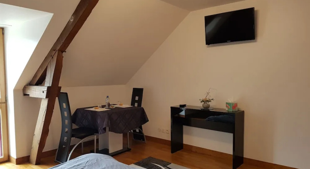 Le Pont Sée, Rezerwuj Hotel Romillé Bretania