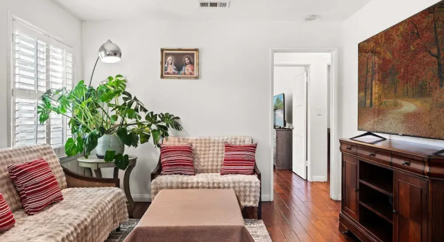 Cozy Pasadena Home Steps From Rose Bowl w Parking, Забронировать Дом для отпуска Пасадена Большой Лос-Анджелес