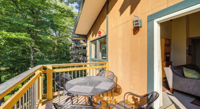 Slope-side Sugar Mountain Retreat 1/2 Mi to Resort