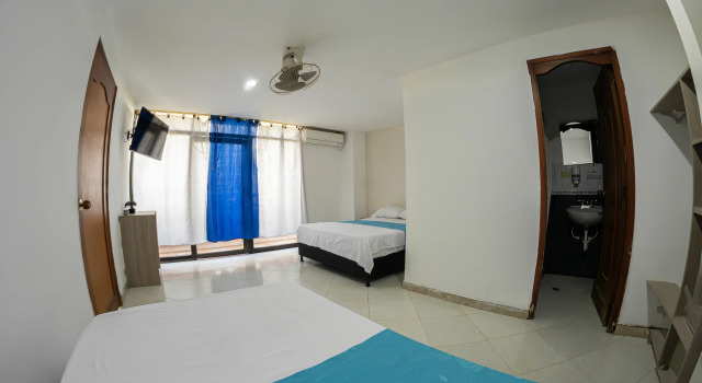 Трёхместный номер Executive с балконом Hotel Santander Plaza
