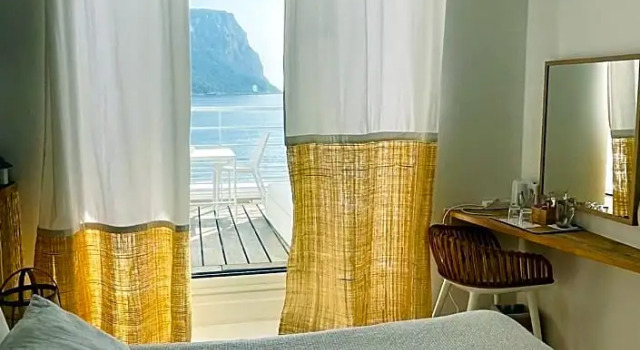 Номер Classic с балконом и с видом на море Hotel de La Plage - Mahogany