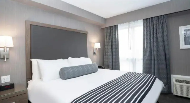 Люкс Sandman Signature St. Johns Hotel