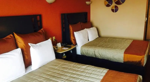 Четырёхместный номер Standard с балконом Hotel Celta