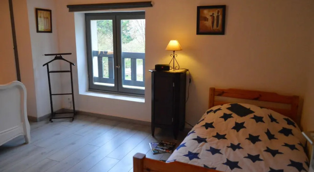 Camping Le Petit Lion - Gites, Rezervasyon Kamp Alanı Vendoire otoparklı oteller, Otopark