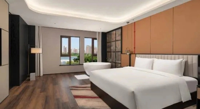 Люкс Deluxe MÖVENPICK by ACCOR KAIFENG WEST LAKE