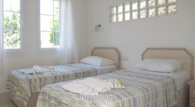 Апартаменты Villa CEB2 by JoyLettings