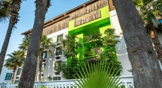 Holiday Inn Resort South Padre Island - Beach Front by IHG, Забронировать Курортный отель Курортные отели Саут-Падре-Айленд, рядом с Isla Blanca Beach, Курортный отель