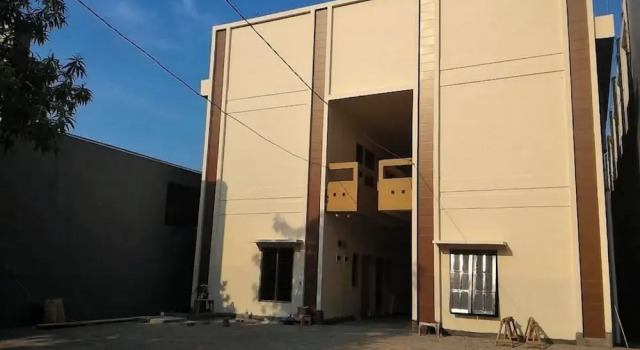 Hotel O Mahendra HomestayNearTaman Wisata Bukit Rurukan, Prenota Hotel Hotel a Sulawesi con parcheggio, Parcheggio