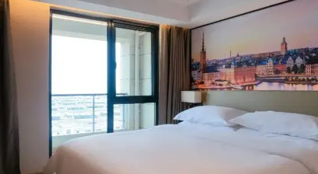 Люкс Superior Vienna International Hotel (Qinhuangdao Nandaihe Blue Coast Bathing Beach)
