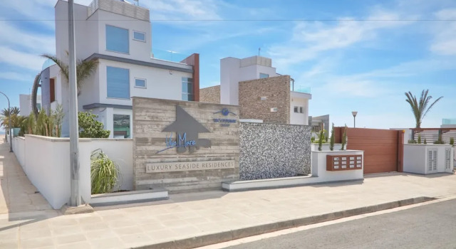 T1 Alporchinhos by Paradise Waves, Rezerwuj Hotel Hotele w Porches z basenem, Basen