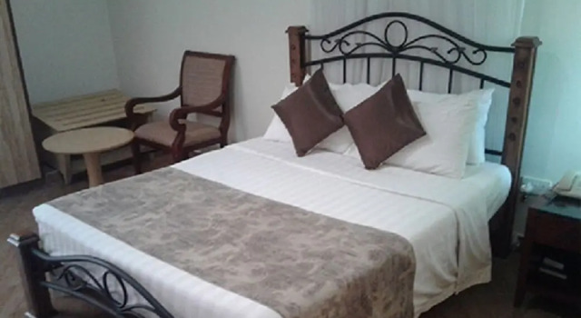 Одноместный номер Deluxe с балконом Gulu Churchill Courts Hotel