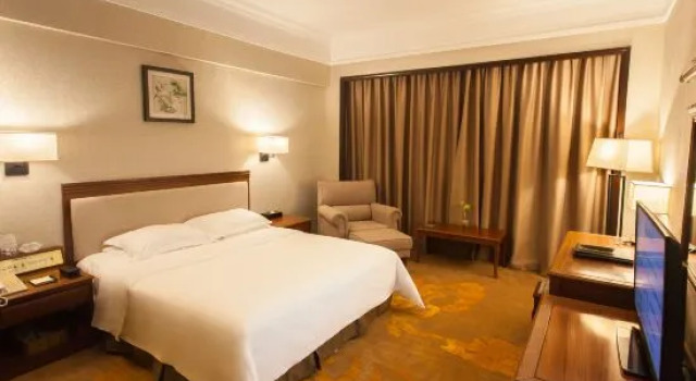 Полулюкс Fangzhong Holiday Hotel