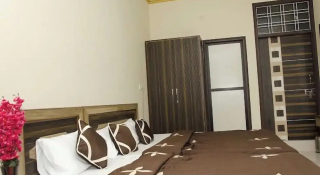 Hotel Himalaya Tower, Забронировать Отель Отели штата Раджастхана с парковкой, Парковка