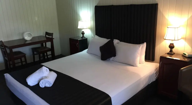 Люкс Executive Country Plaza Motor Inn
