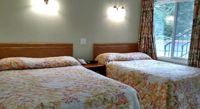 Четырёхместный номер Standard Snooz Inn